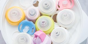 Sterilisateur de biberon : comment le choisir ?