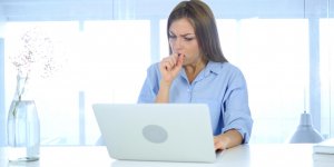 Toux seche : reconnaitre une toux allergique