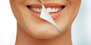 Pas trop de bicarbonate pour blanchir les dents !