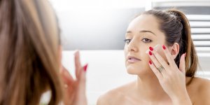 Bien appliquer sa creme pour rajeunir son visage