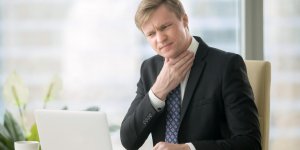 Mal a la gorge en avalant : qu-est-ce que la dysphagie ?