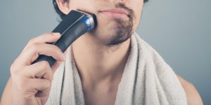 Peau sensible : quel type de rasoir choisir ?