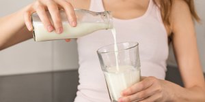 Pour perdre du poids, des experts recommandent d’eviter ces deux types de lait