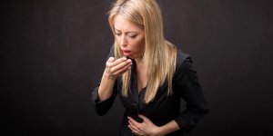 Toux seche douloureuse : un symptome de cancer de la plevre