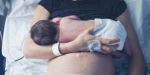 Episiotomie : cicatrisation, toilette intime, sexualite… Tout sur l’apres