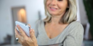 Alzheimer : un test pour detecter en 5 minutes les signes precoces de demence 