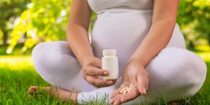 Complements alimentaires et grossesse : attention danger