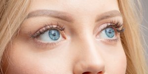 Cheveux : la meilleure coloration en fonction de la couleur de vos yeux