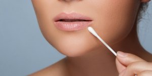 Bouton de fievre pendant la grossesse : un risque pour le fœtus ?