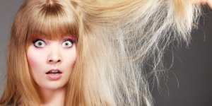Shampoing sec : il peut faire tomber les cheveux !