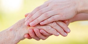 Main qui tremble : 2 causes possibles