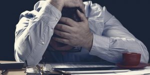 Se mettre dans le noir pour soulager la migraine