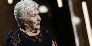 Line Renaud raconte son AVC : "J’essaye de me relever de tous les cotes… je ne peux pas" 