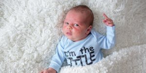 Mon bebe a des boutons de chaleur : faut-il consulter ?