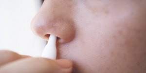  Coronavirus : bientot un vaccin sous forme de spray nasal ?