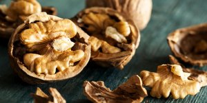 Cancer du sein : manger des noix ralentirait sa progression