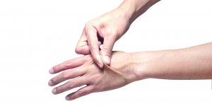 Deshydratation : l’astuce d’un medecin pour savoir si vous buvez assez d’eau