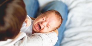 Bebe pleure : la methode scientifique pour le calmer et l’endormir