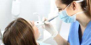 Dents : les differents types de couronnes dentaires