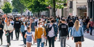 Covid-19 : les lieux qui devraient etre fermes selon un medecin