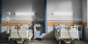 Covid-19 : les 11 departements ou les hospitalisations sont les plus importantes