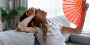 Chaleur : 5 conseils d-une experte pour que vos pieds ne gonflent pas 