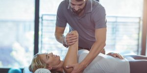 Osteopathe : que soigne-t-il et dans quels cas consulter ? 