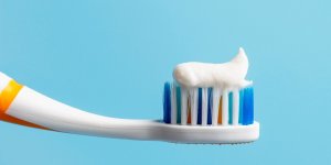 Cancer : certains dentifrices sont toujours nocifs selon 60 Millions de consommateurs