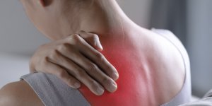 8 signes (en plus des douleurs) qui doivent faire penser a une fibromyalgie 