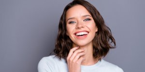 11 coiffures tendance qui vous donneront un coup de jeune en 2022
