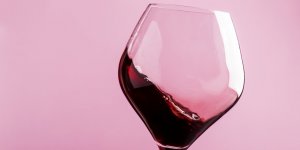 Confinement : les signes d-une consommation d-alcool excessive 