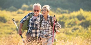 6 activites physiques a privilegier en ete apres 50 ans