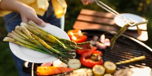 Ces erreurs au barbecue qui font grimper votre taux de cholesterol (et comment les eviter)