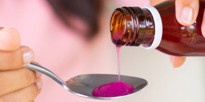 Sirop pour la toux : il peut vous causer une fausse route ! 