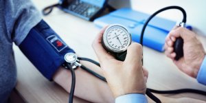 Hypertension arterielle : les 5 pires habitudes du petit dejeuner