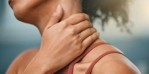  Je suis kine, voici l-oreiller que je vous conseille en cas de douleurs cervicales