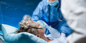 Covid-19 : les 10 departements ou les hospitalisations ont le plus augmente la semaine derniere