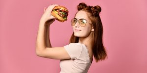 Alimentation : ces 5 erreurs qui vous fatiguent, selon une naturopathe