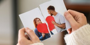 Cœur brise : 5 etapes pour se remettre d-une rupture amoureuse