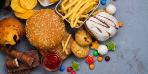 Le top 10 des aliments a eviter apres 50 ans 