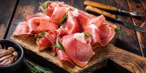 Cholesterol : une cardiologue partage les 5 pires aliments 