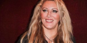 Loana devoile sa perte de poids en image : "Je faisais plus 120 kg..."