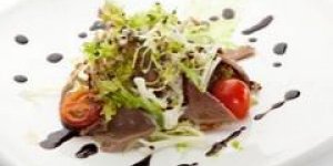 Salade de legumes et langue