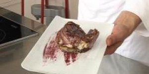 Supremes de volaille fermiere laques au beaujolais