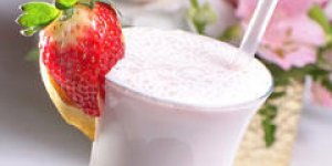 Milk shake aux fraises et lait de soja