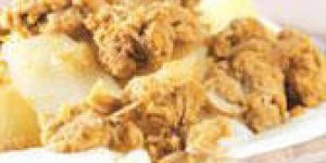 Crumble aux pommes, poires et foie gras
