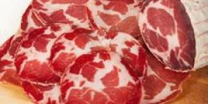 Cornet de Coppa et mousse de potiron