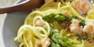 Spaghettis printaniers aux asperges vertes et saumon (sans gluten)