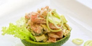 Salade d-avocat, saumon et crevettes