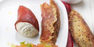 Piquillos farcis au Tartare Poivre Fines Herbes, vierge de tomate